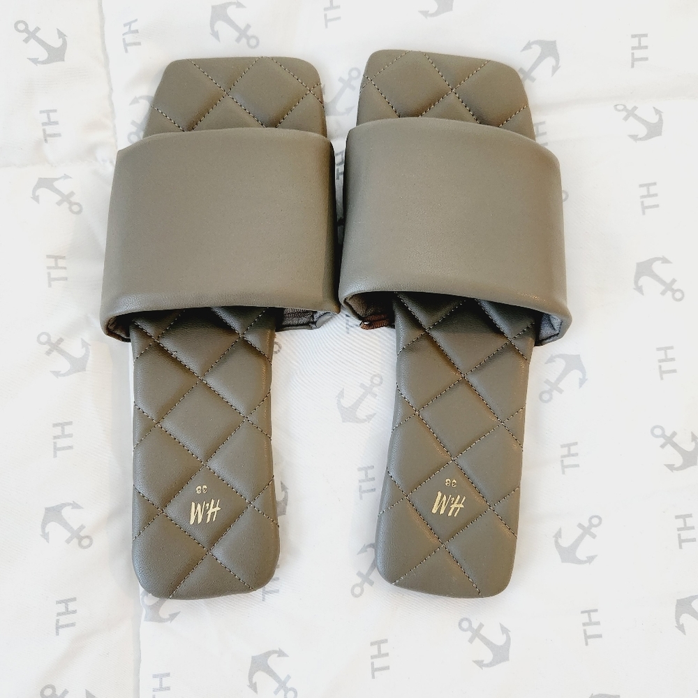 Women Flat sandals